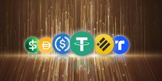 Sechs Stablecoin-Logos, darunter USDC, DAI, USDT und weitere digitale Währungen, stehen nebeneinander vor einem goldfarbenen Hintergrund mit leuchtenden vertikalen Lichtlinien. Die Darstellung symbolisiert digitale Zahlungssysteme, Stablecoins und die Entwicklung digitaler Finanzmärkte.